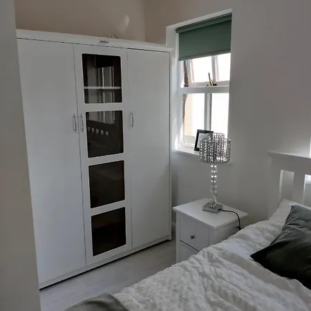 Town Centre Duplex Apartment *